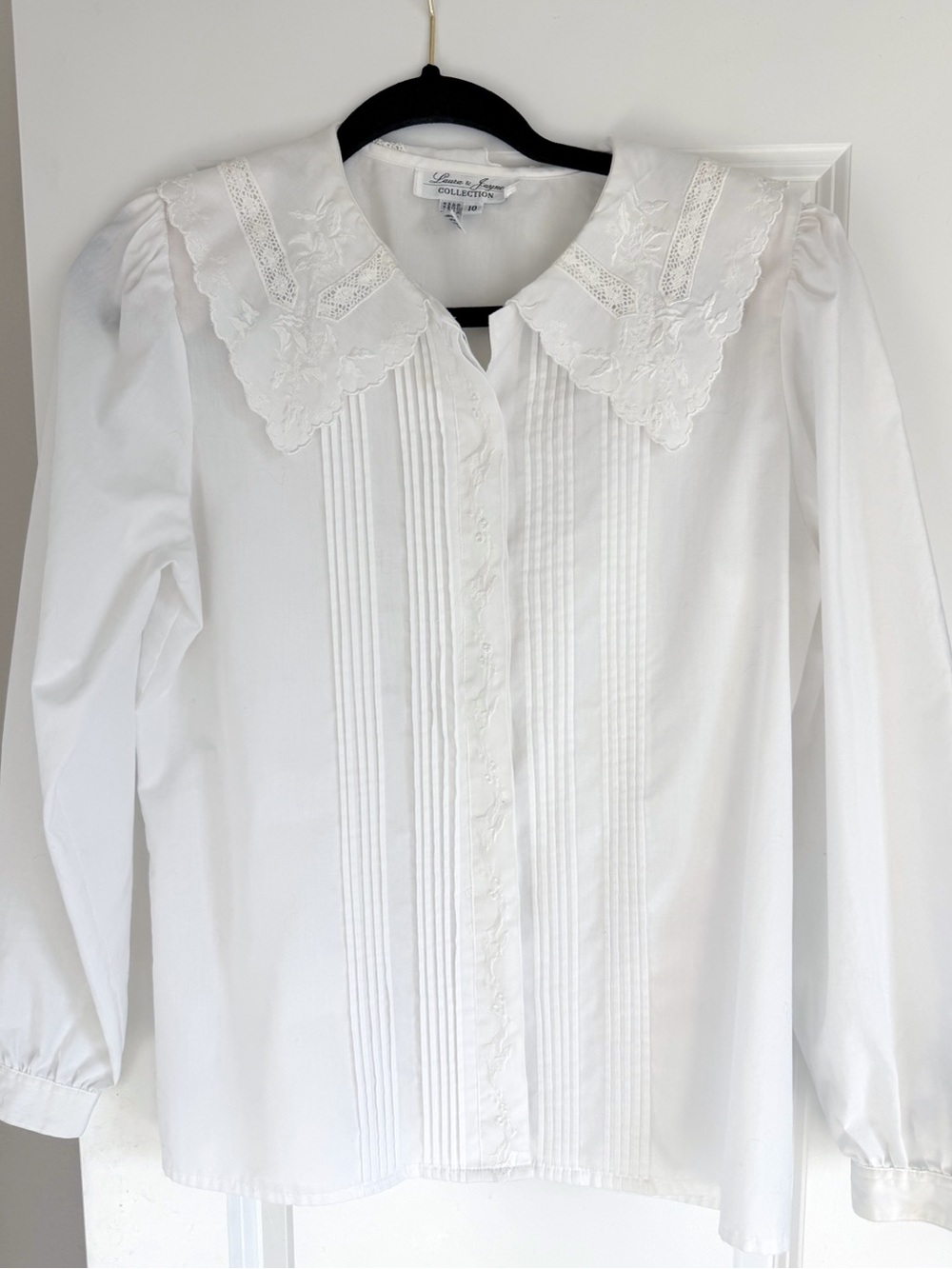 Laura & Jayne Collection Vintage White Lace Blouse